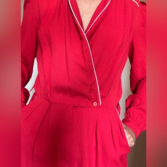 Vintage red and white clam digger jumpsuit.Labeled tapestry Inc. Size small - Picture 5 of 6